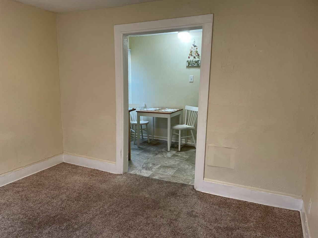 624 Knox Court, Unit 2 - Photo 4 of 20