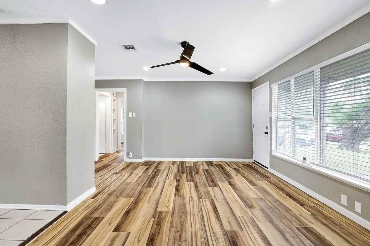 235 Saratoga Drive, Unit Unit 2 - Photo 3 of 7