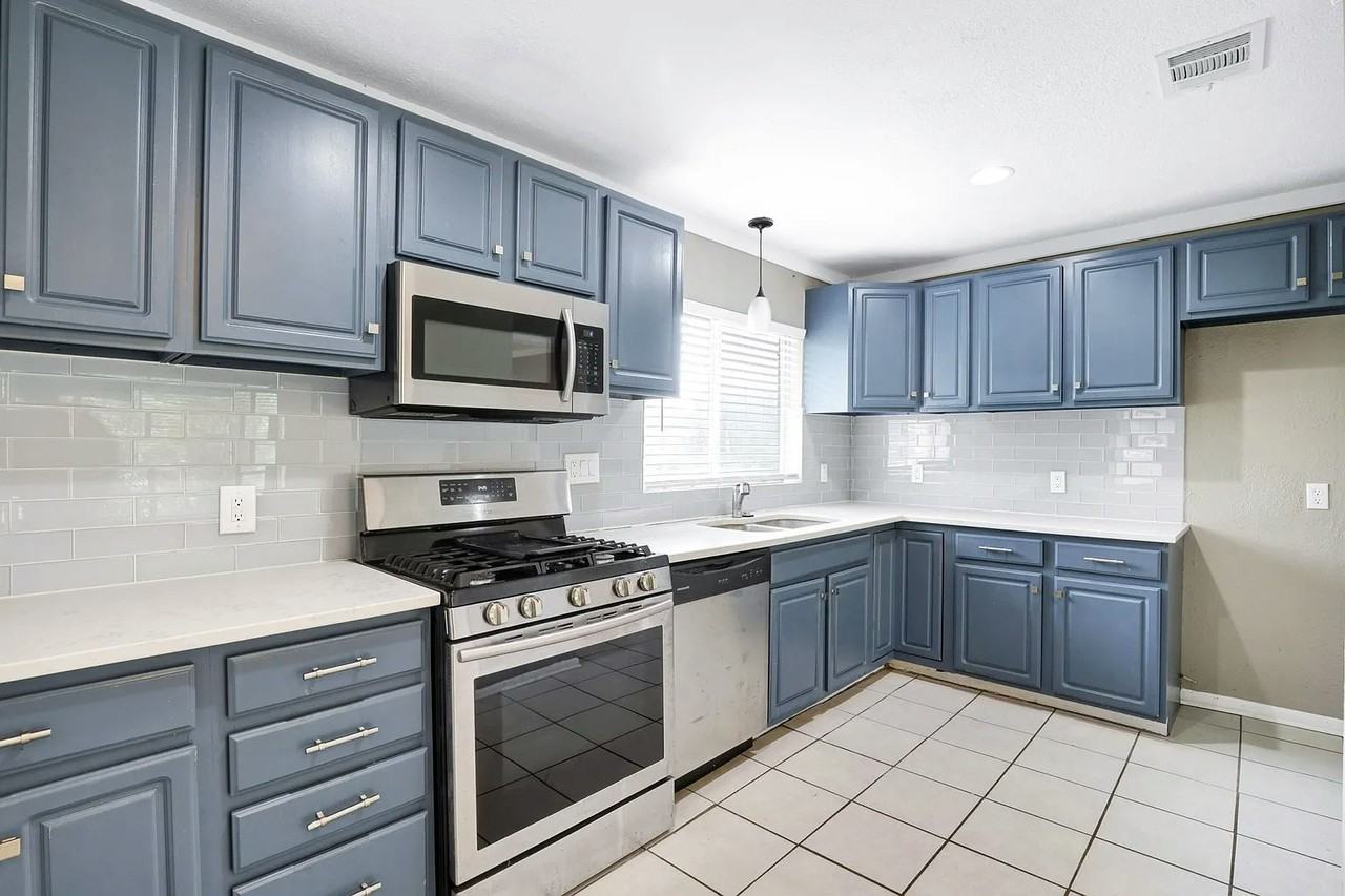 235 Saratoga Drive, Unit Unit 1 - Photo 4 of 7