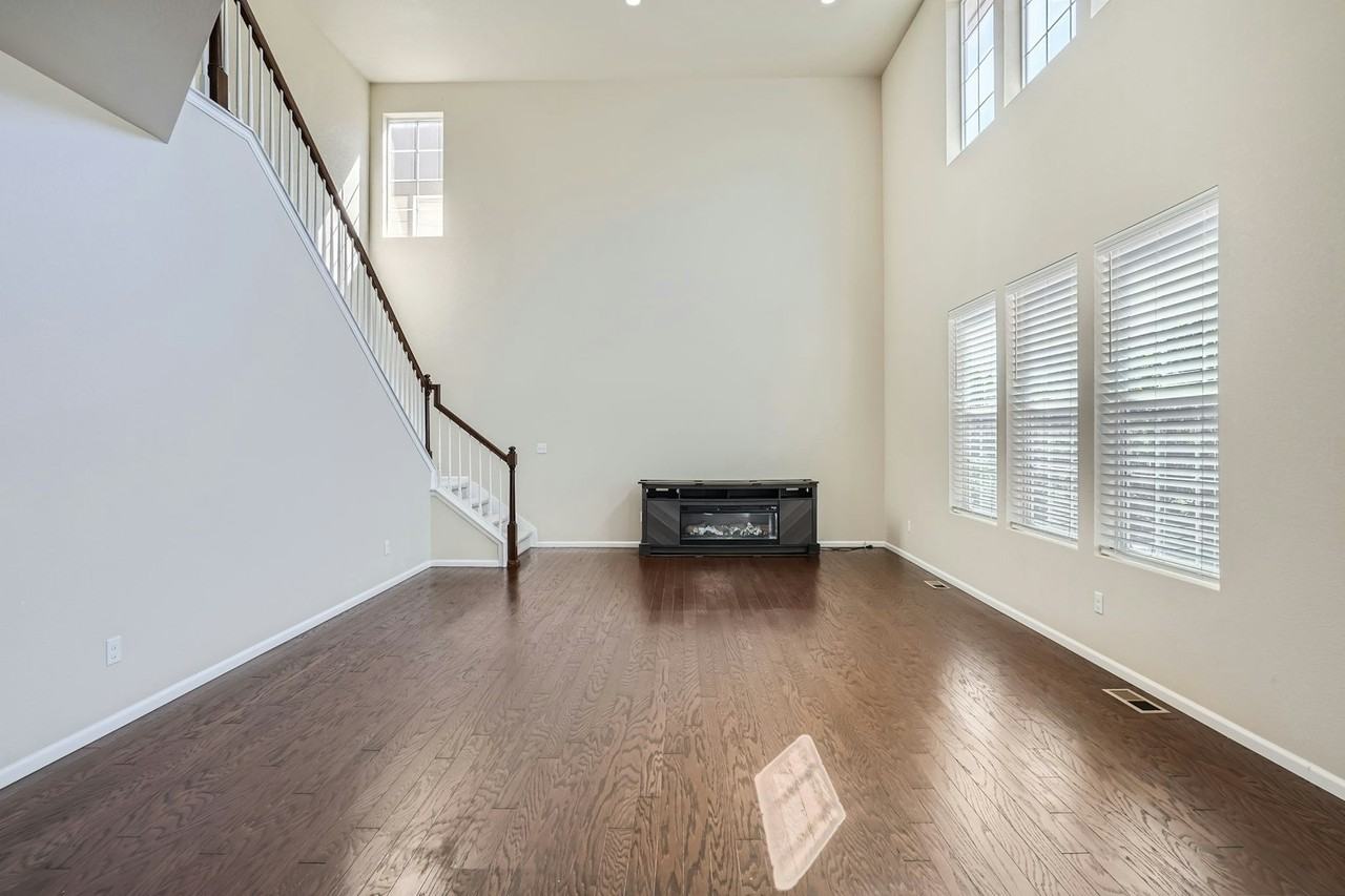 15904 East Otero Circle - Photo 4 of 28