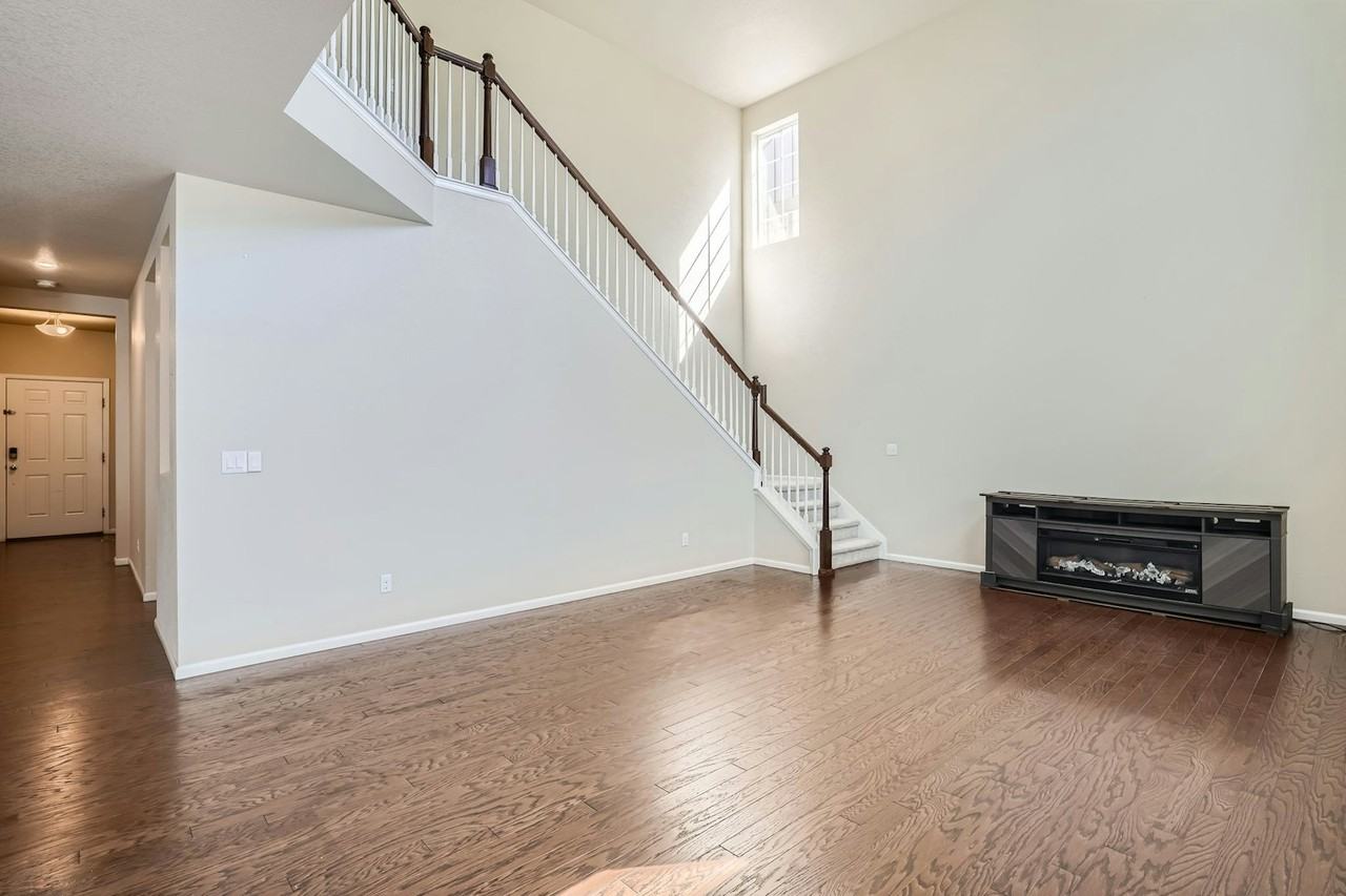 15904 East Otero Circle - Photo 5 of 28