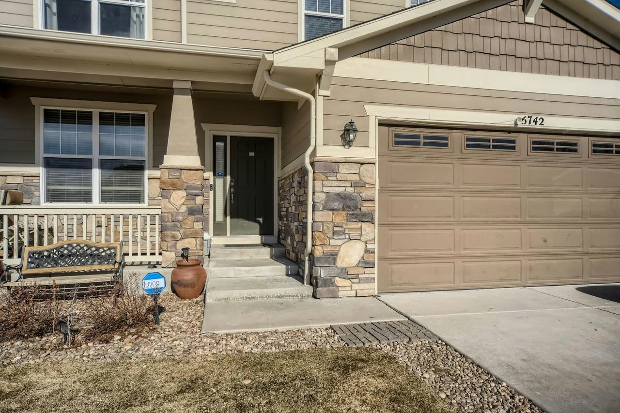 5742 South Flat Rock Way - Photo 3 of 31