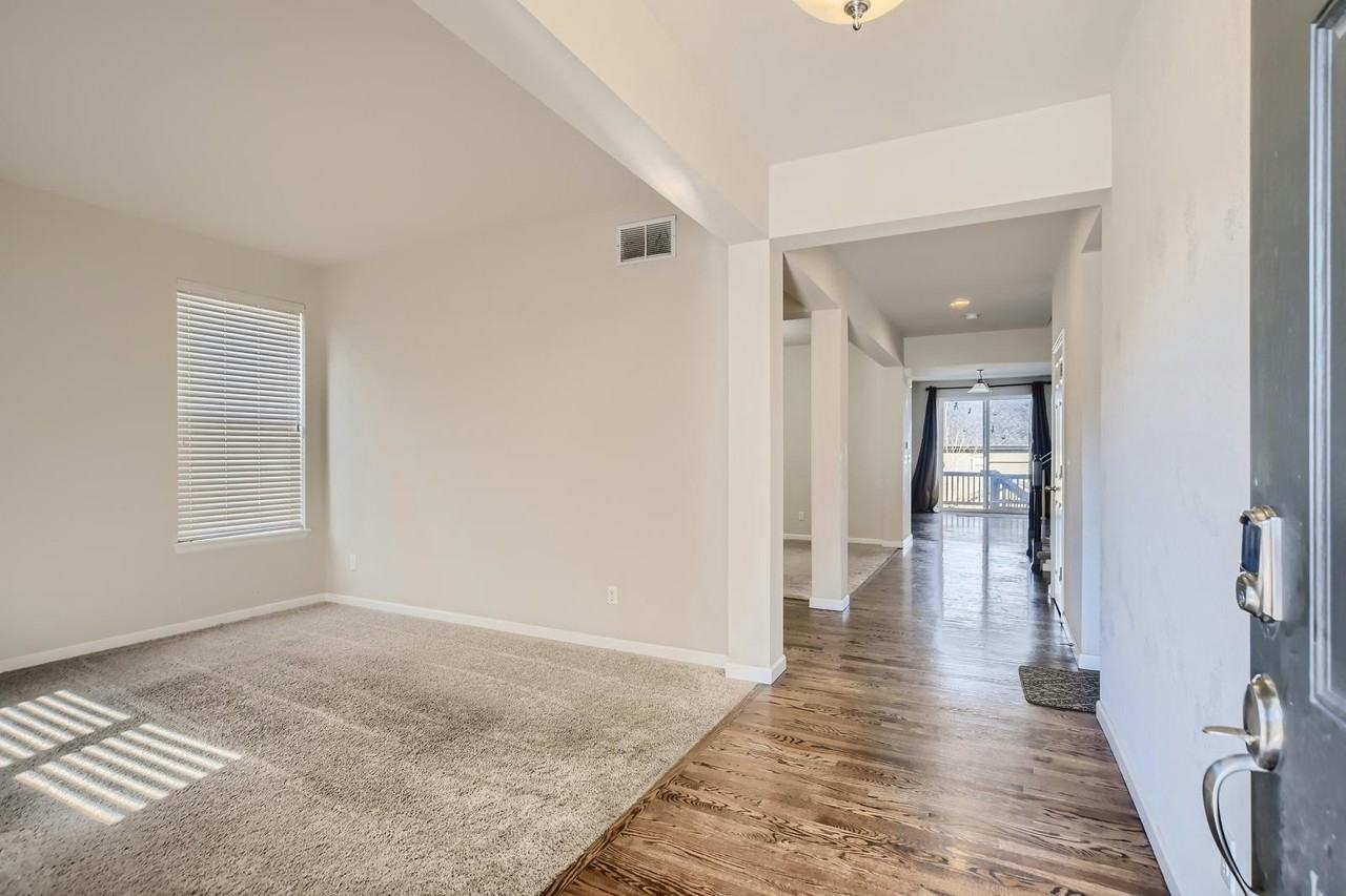 5742 South Flat Rock Way - Photo 4 of 31