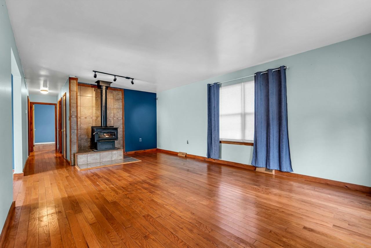 178 Morris Ave - Photo 3 of 24