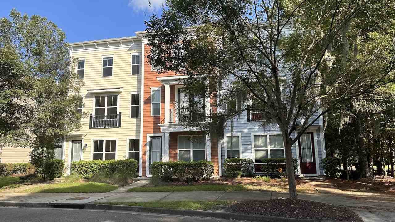 1592 Bluewater Way - Photo 3 of 35