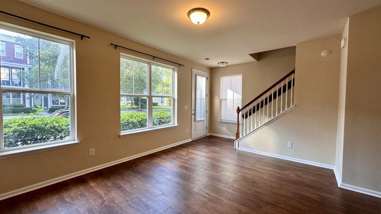 1592 Bluewater Way - Photo 4 of 35