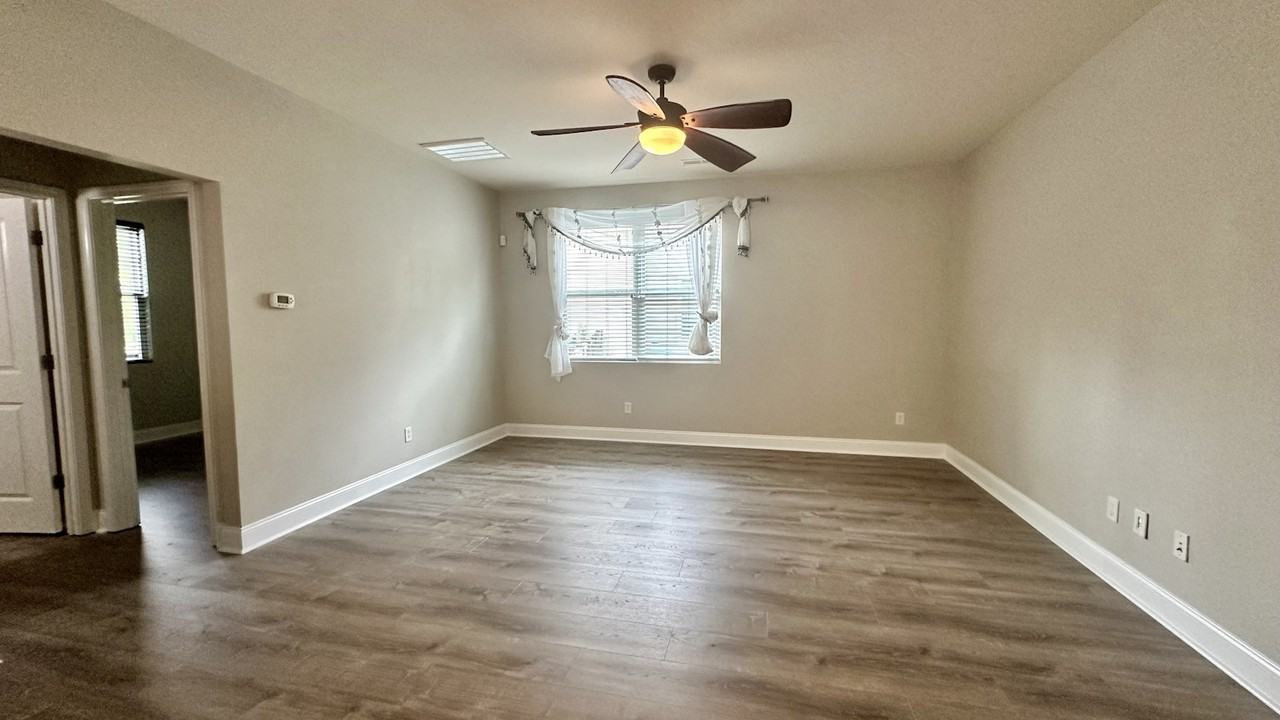 4826 Hawkins Drive - Photo 5 of 27