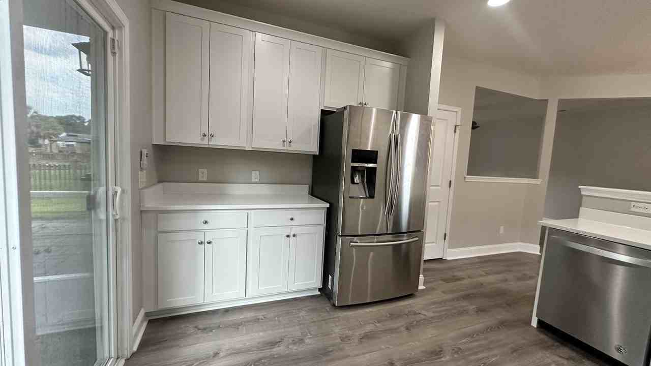 4826 Hawkins Drive - Photo 7 of 27