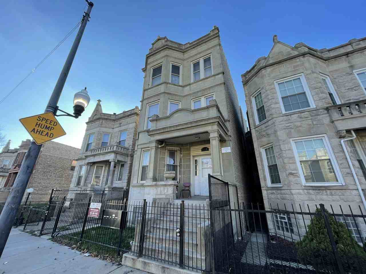 1510 South Central Park Avenue, Unit 2R - Photo 2 of 11