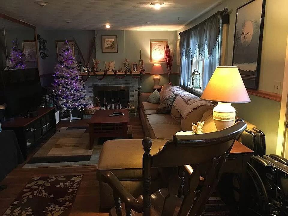 17 Centerville Dr - Photo 2 of 6