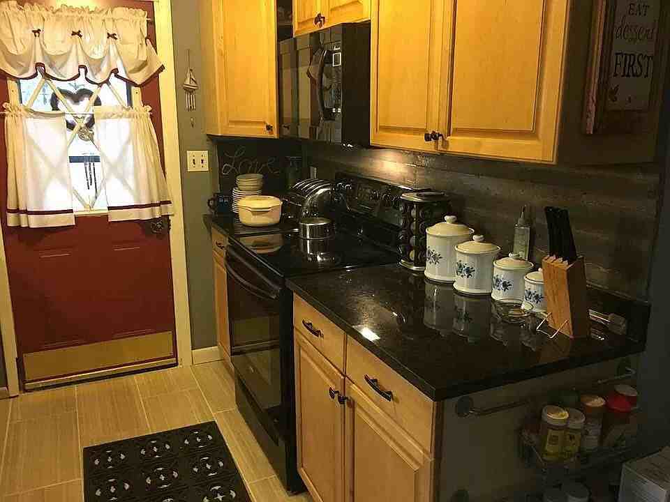 17 Centerville Dr - Photo 3 of 6