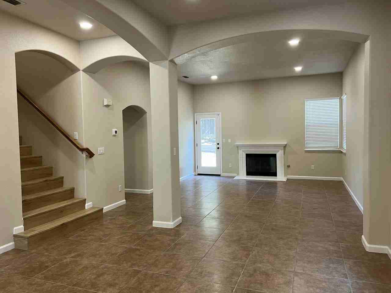 316 Bayonne Court - Photo 4 of 21