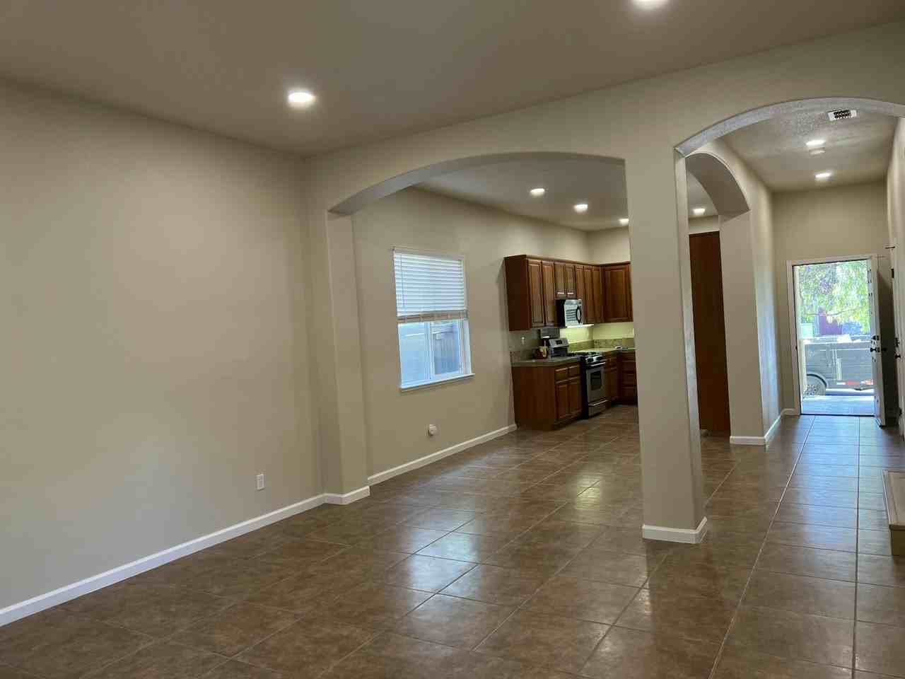 316 Bayonne Court - Photo 6 of 21