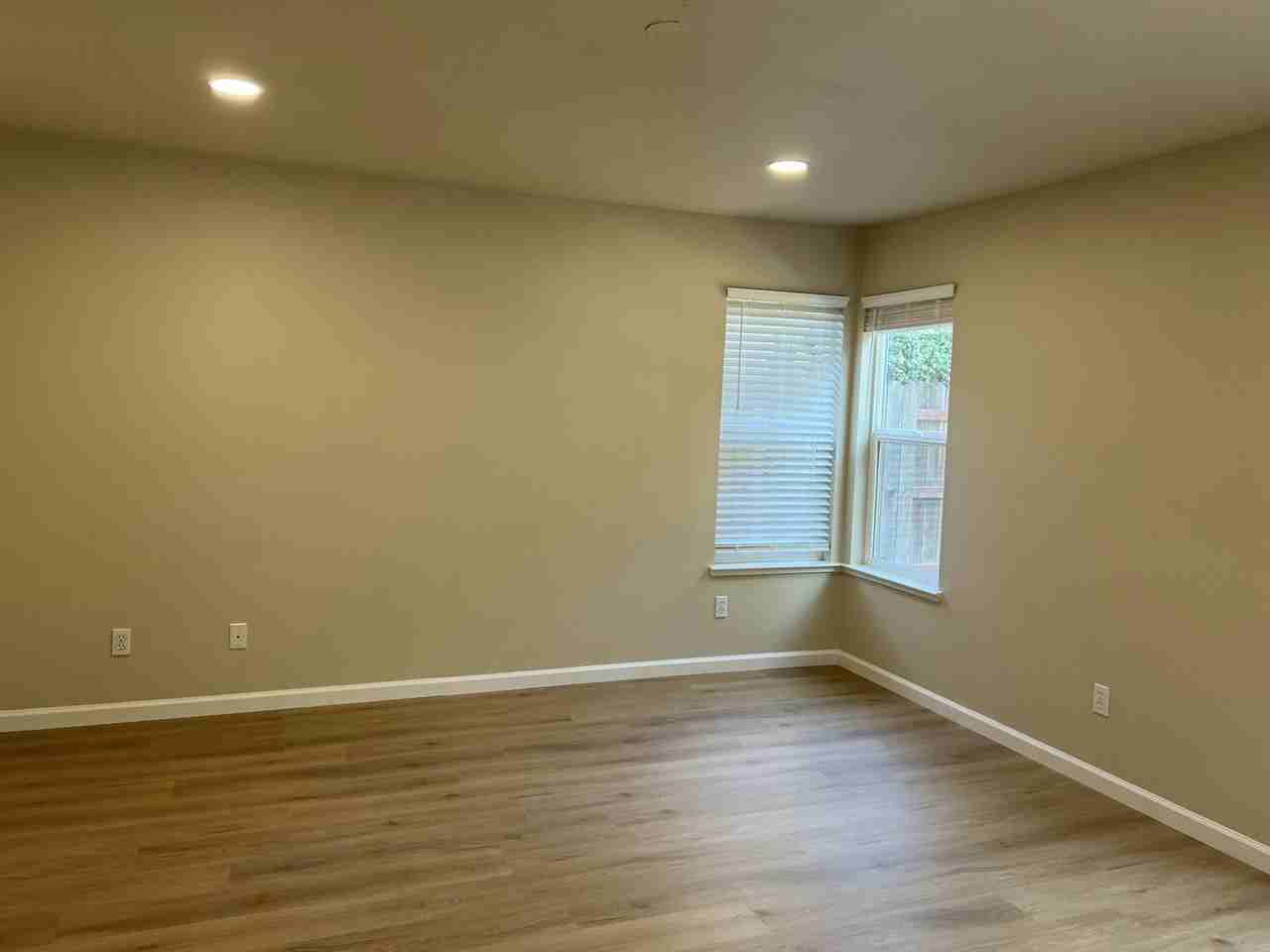 316 Bayonne Court - Photo 7 of 21