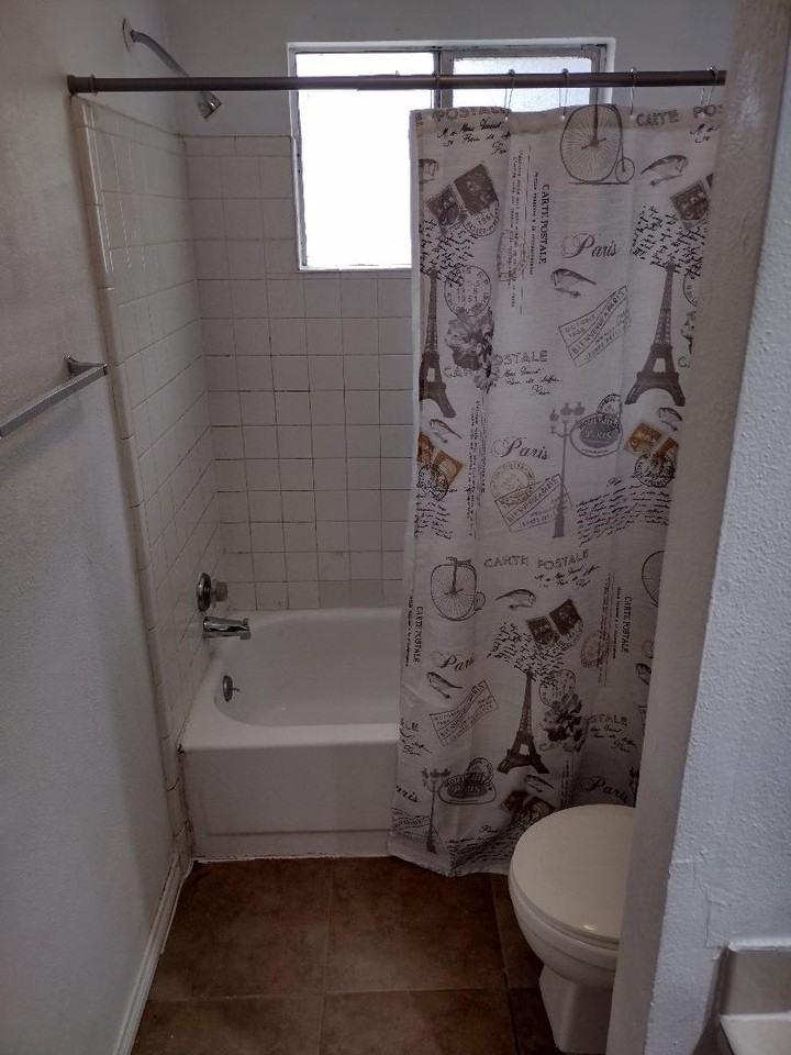 1629 Greywood Drive, Unit B - Photo 3 of 4