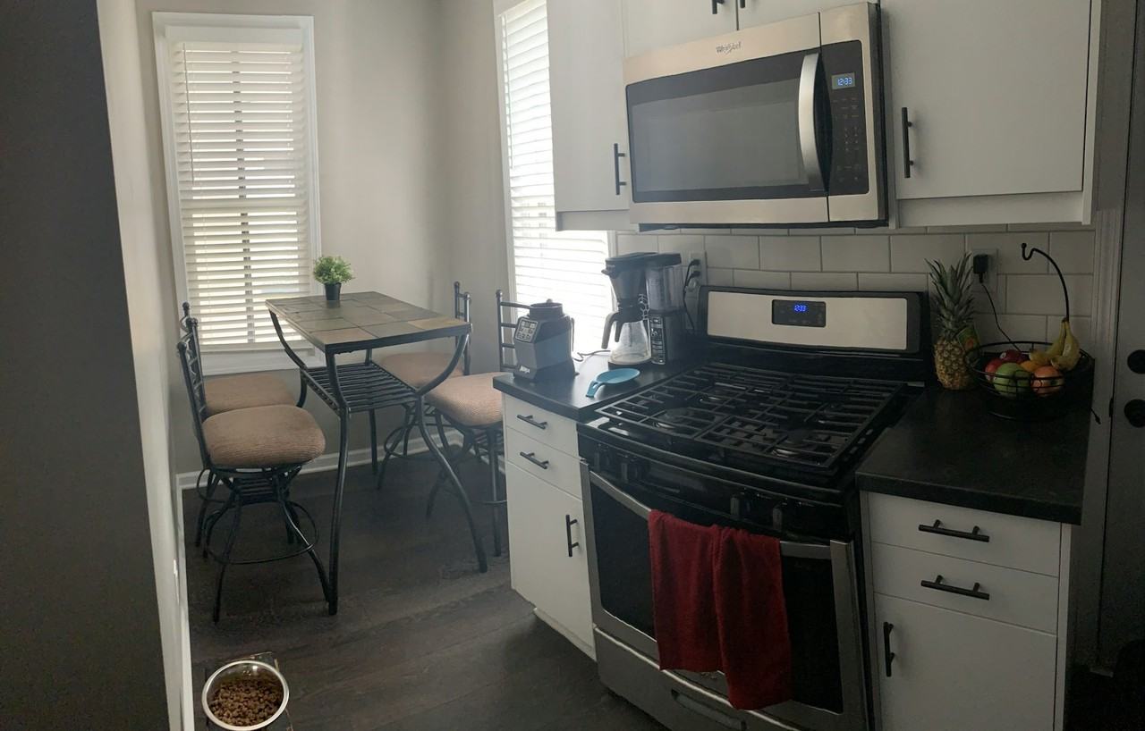 1219 East Kane Place, Unit Upper - Photo 3 of 11