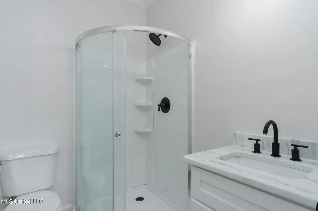 2432 Monroe Road - Photo 7 of 14