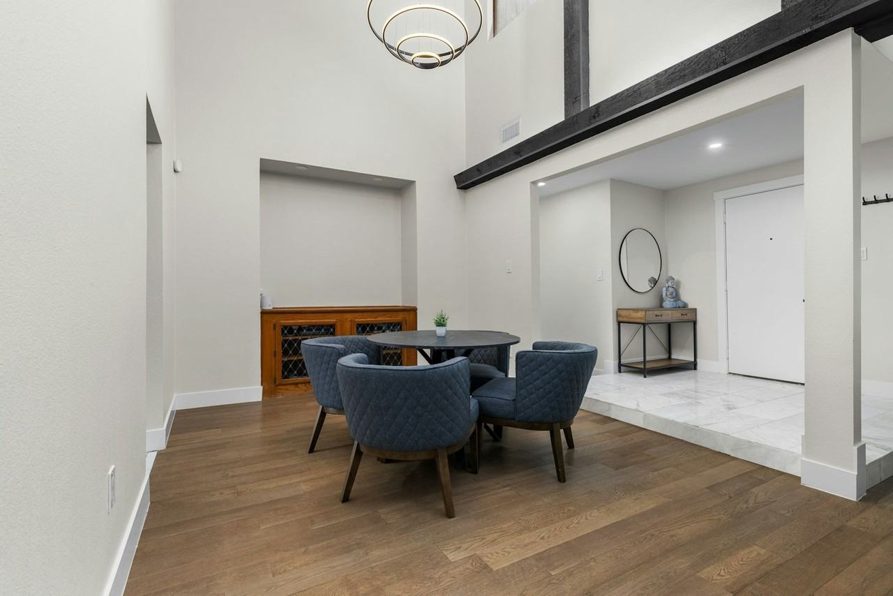 1100 Wayland Dr - Photo 4 of 27