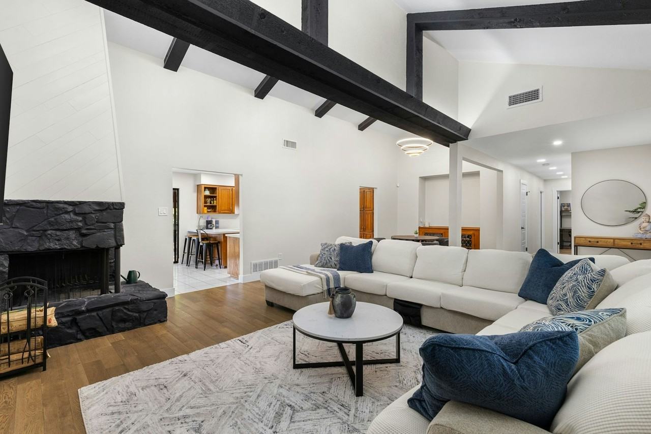 1100 Wayland Dr - Photo 5 of 27