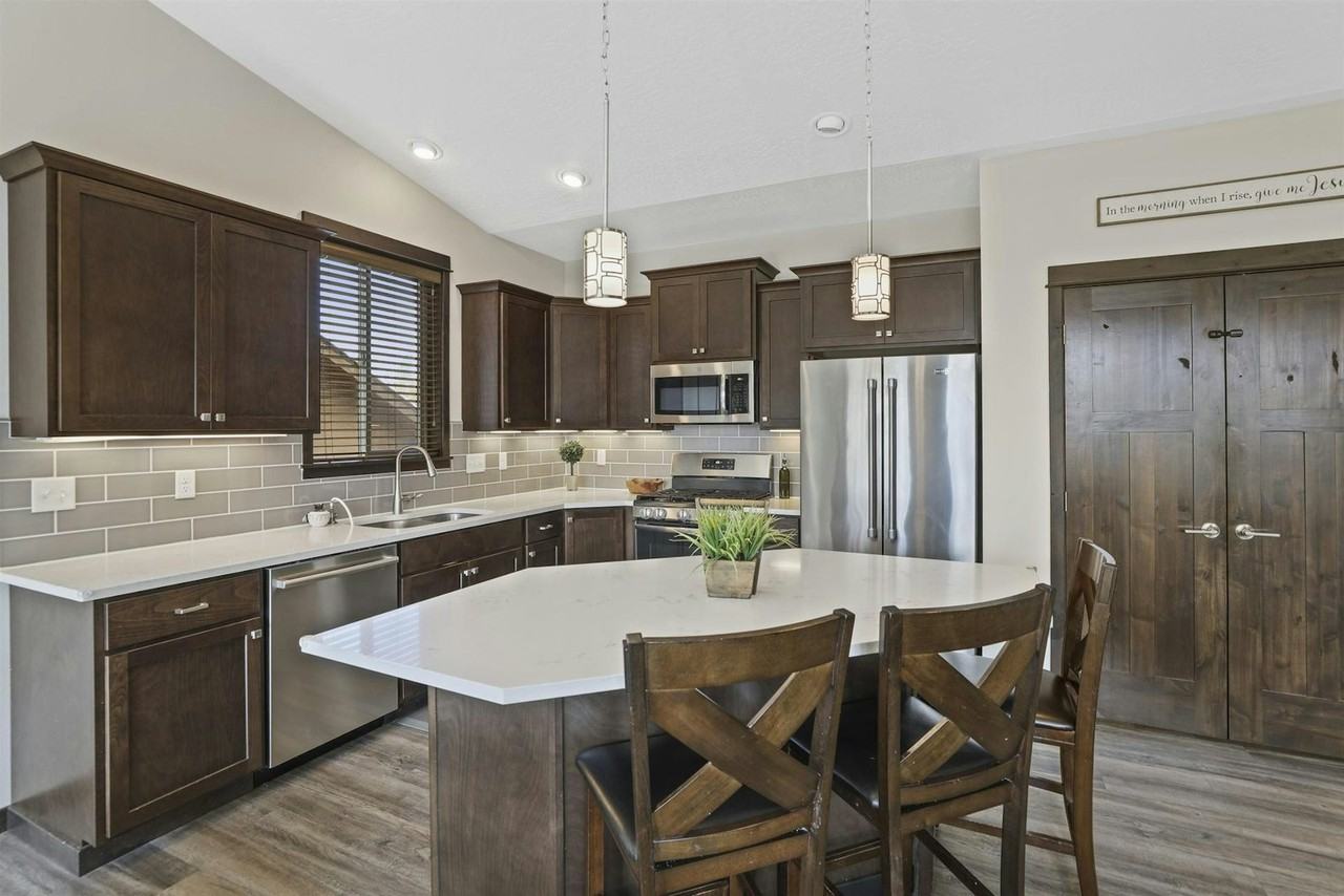 2719 South Seabiscuit Drive - Photo 2 of 30