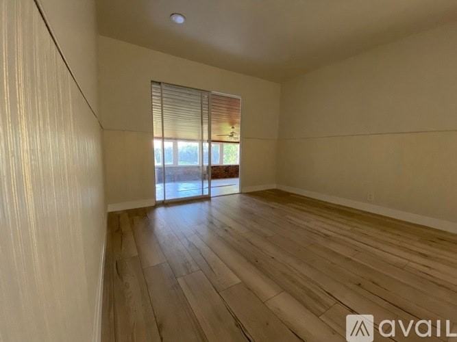 5128 Fulton Avenue - Photo 4 of 10