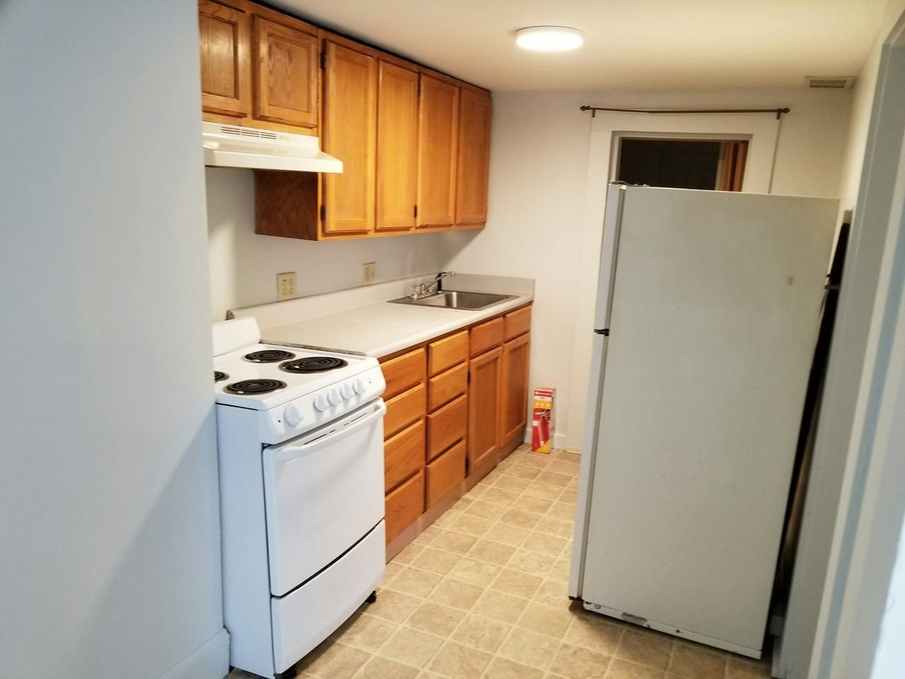 7 1/2 Fletcher Street - Photo 2 of 12