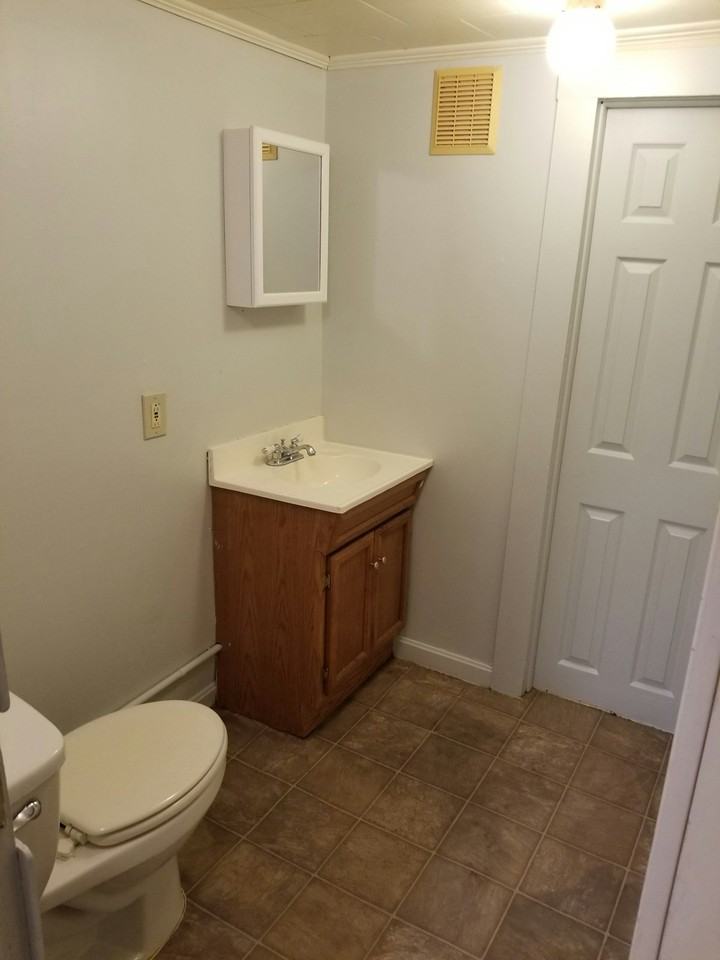 7 1/2 Fletcher Street - Photo 5 of 12