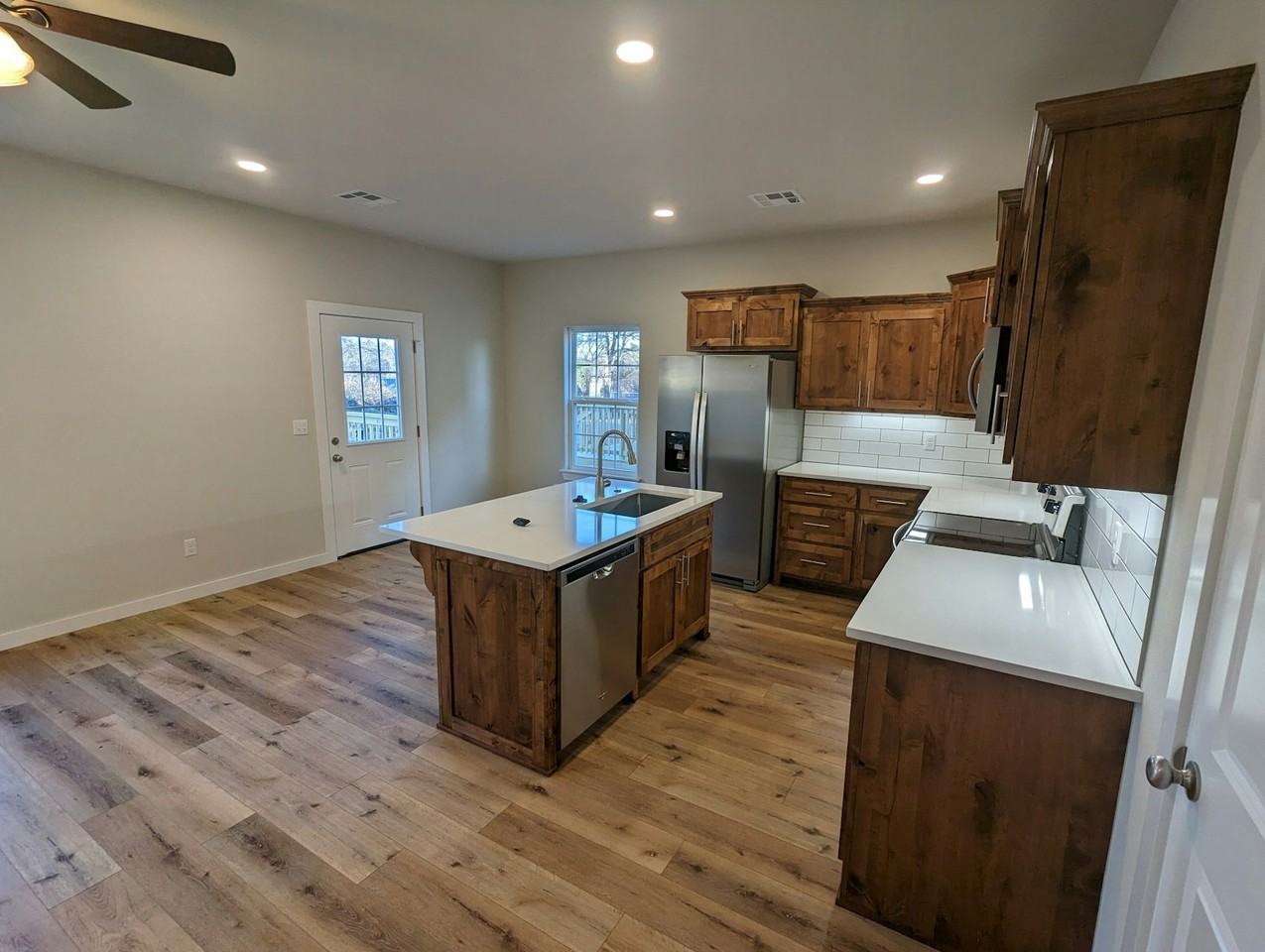 137 South Bluff Avenue - Photo 5 of 16