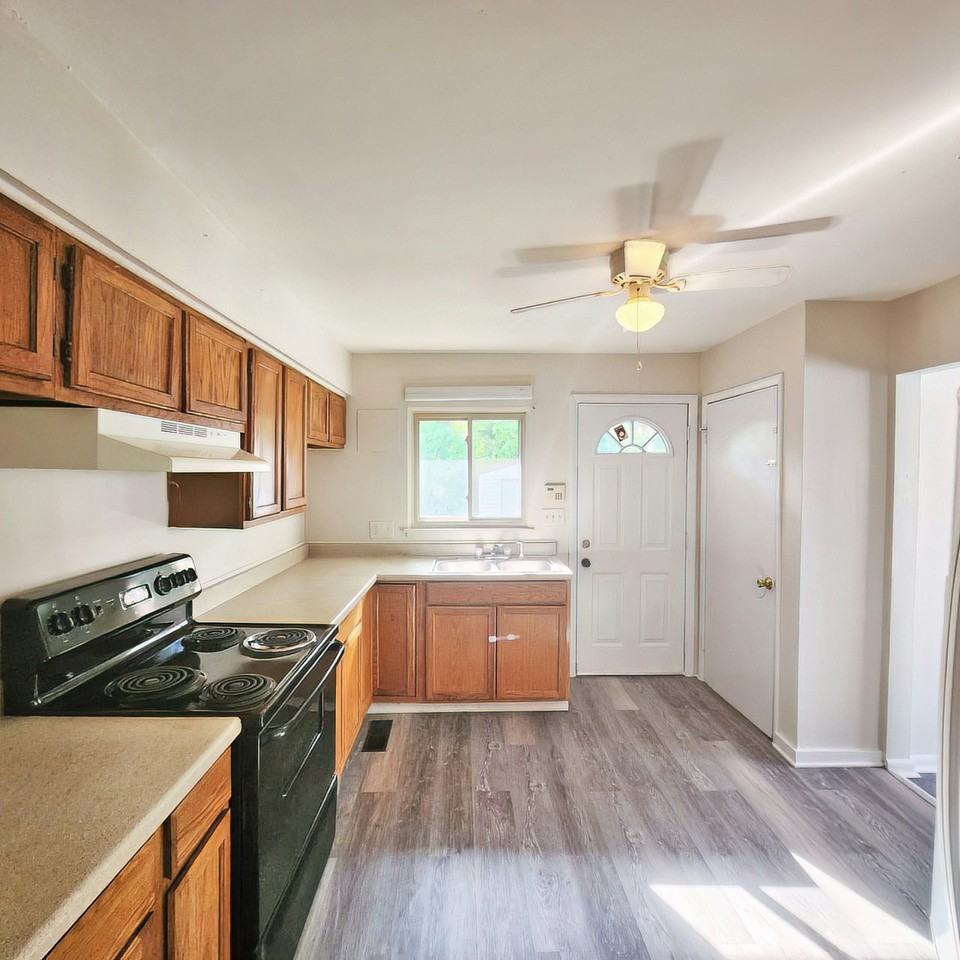 2193 Bancroft Street - Photo 6 of 18