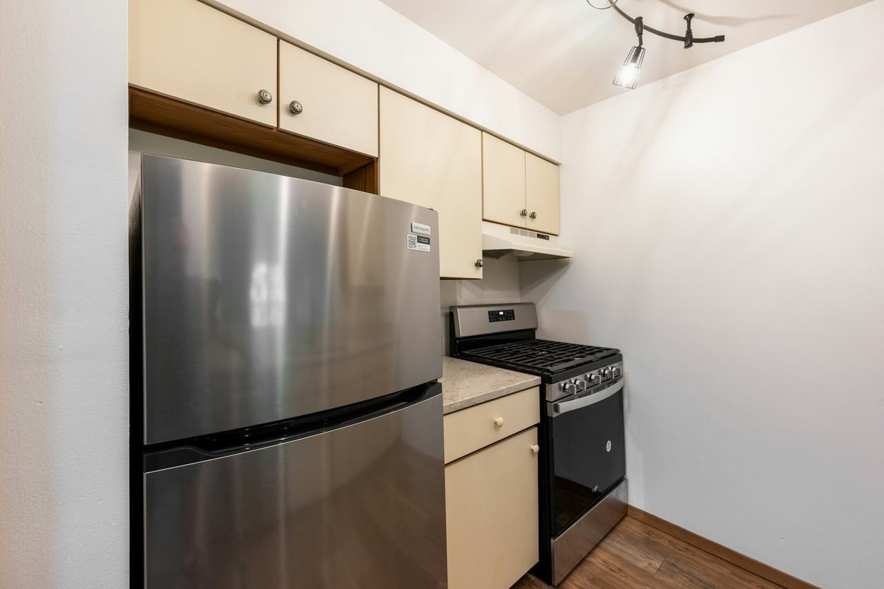 1039 South Sunny Vale Lane, Unit C - Photo 5 of 25