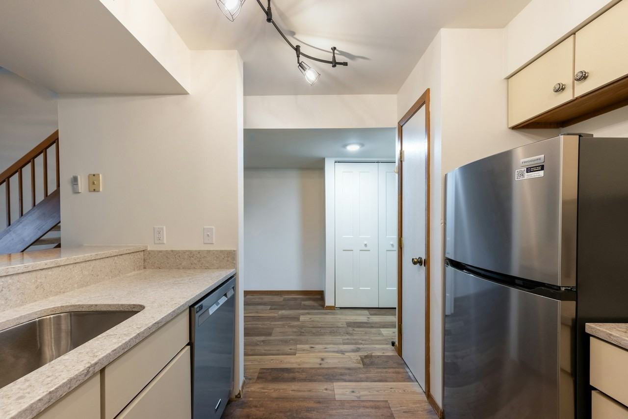 1039 South Sunny Vale Lane, Unit C - Photo 7 of 25