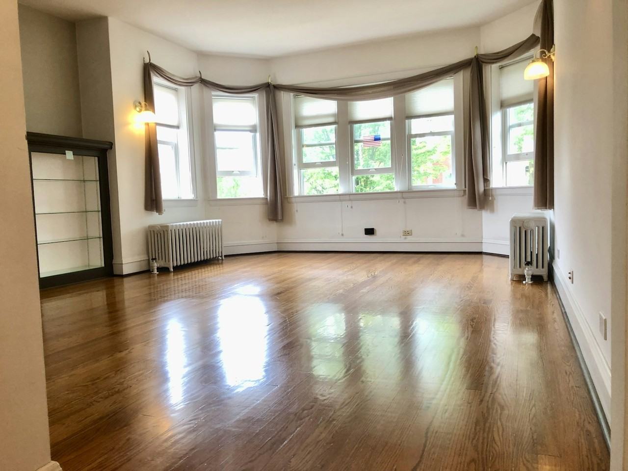 4952 N Menard Ave, Unit 2 - Photo 2 of 12