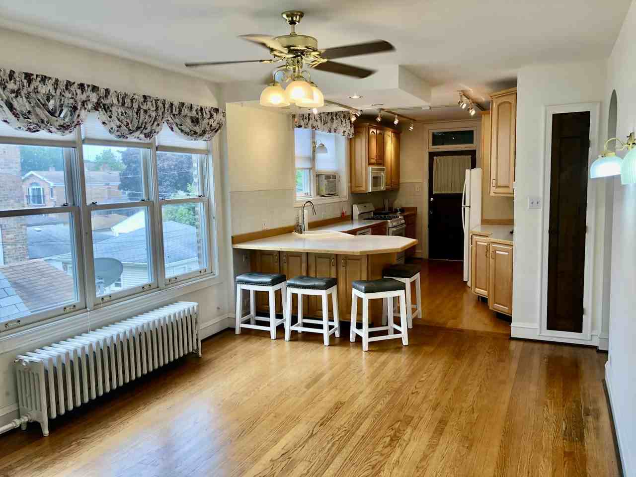 4952 N Menard Ave, Unit 2 - Photo 4 of 12