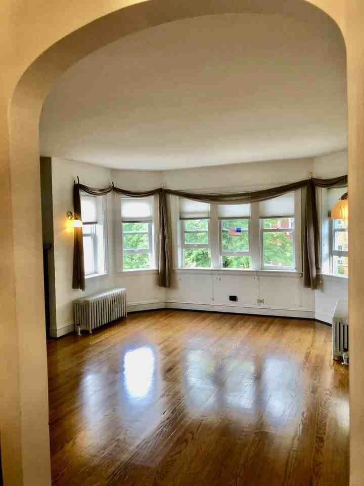 4952 N Menard Ave, Unit 2 - Photo 5 of 12