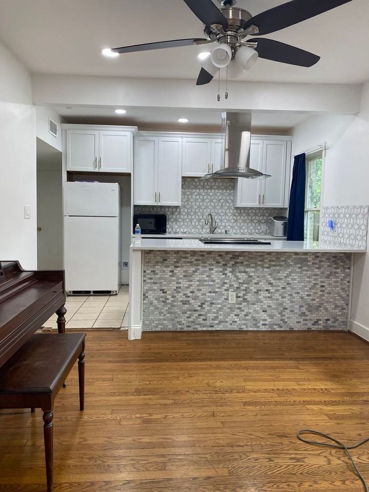 803 East 32nd Street - Photo 3 of 25