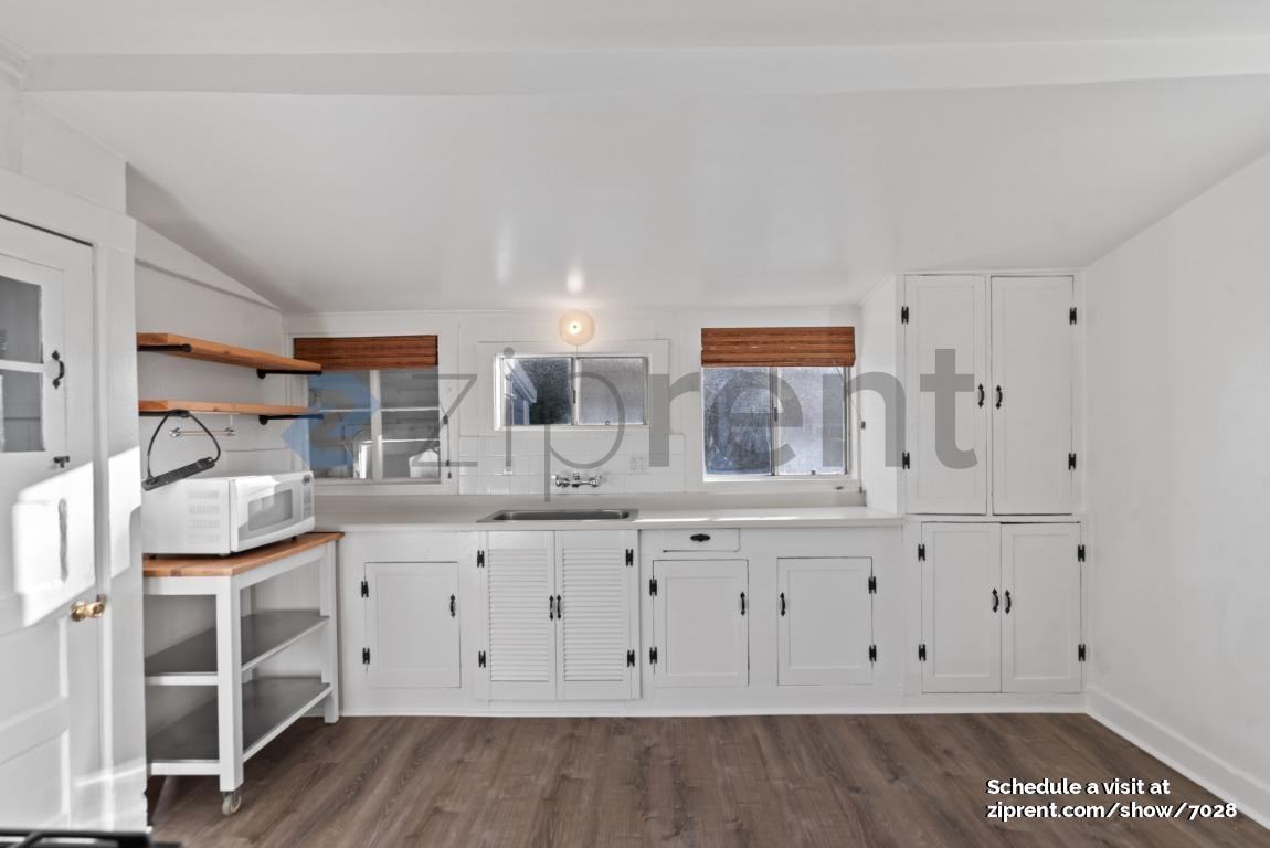 123 Bloomfield Rd - Photo 6 of 23