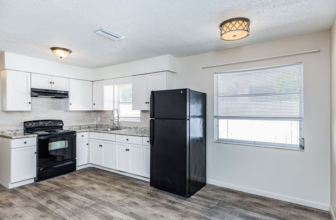 3025 54th St S #4 - Photo 6 of 20