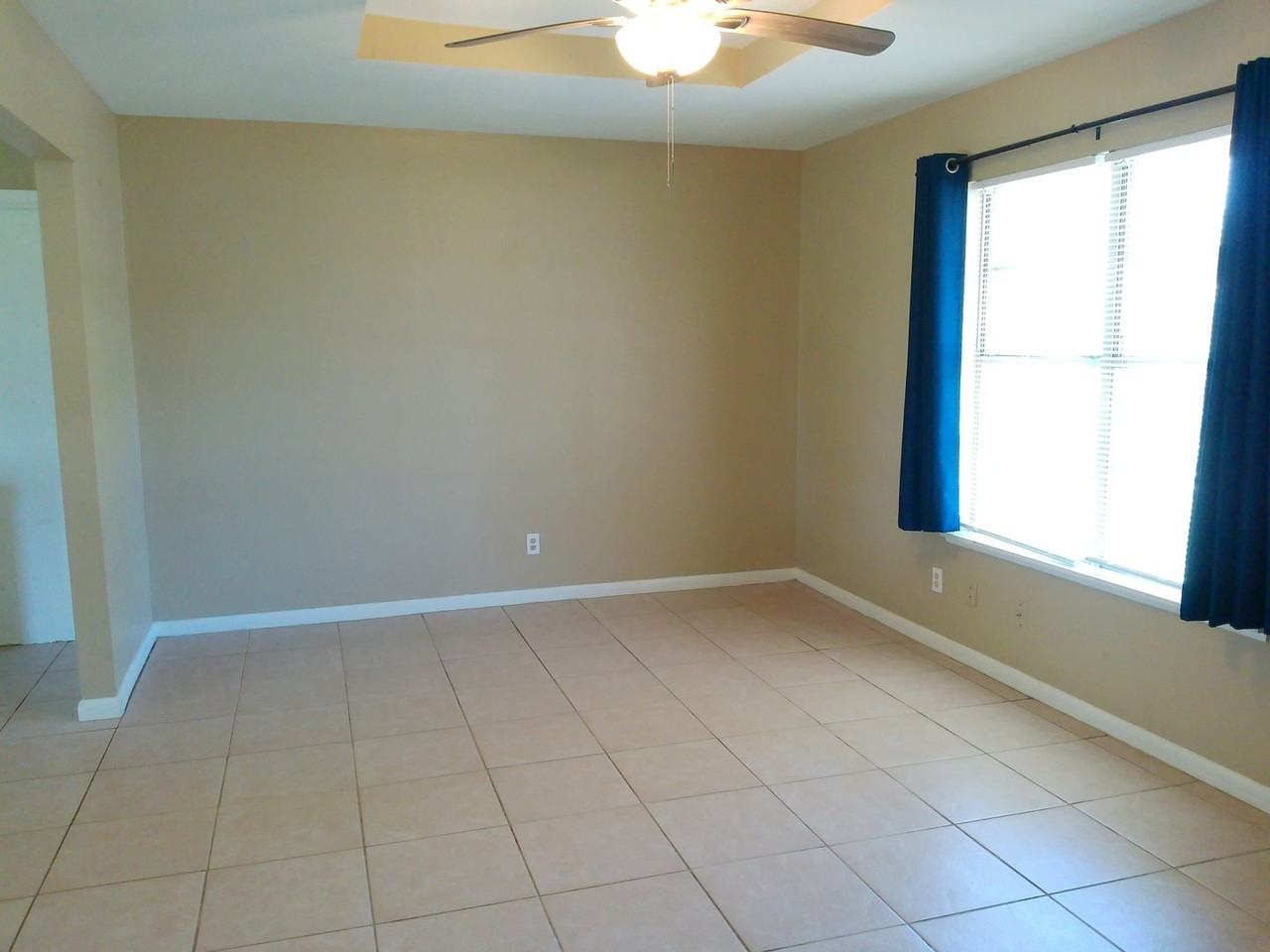 10609 Kingwood Dr - Photo 3 of 11