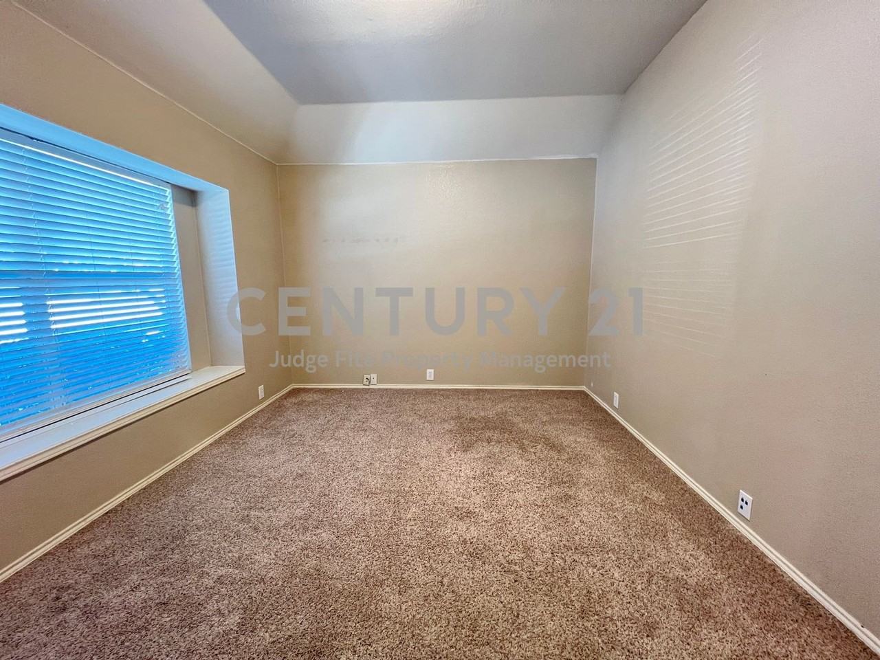 3804 Luck Hole Dr - Photo 2 of 11