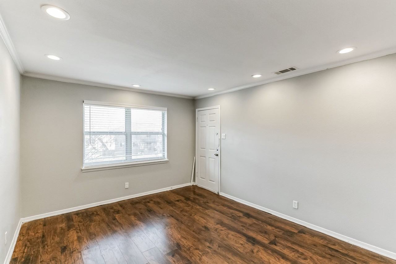 6315 Richmond - Photo 2 of 12