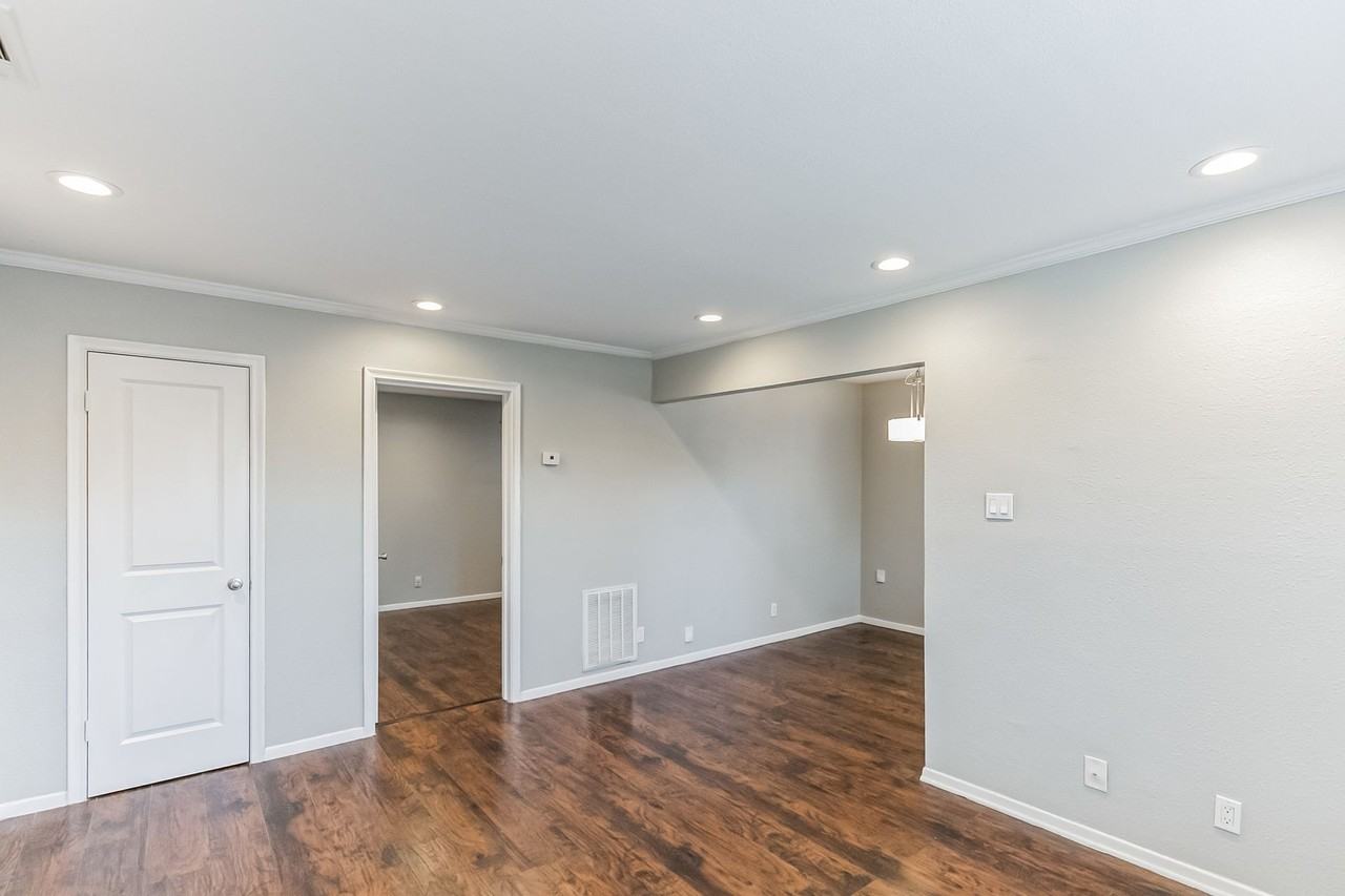 6315 Richmond - Photo 4 of 12