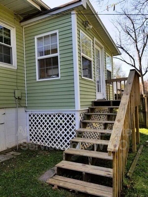 1071 S Roanoke Ave - Photo 3 of 19