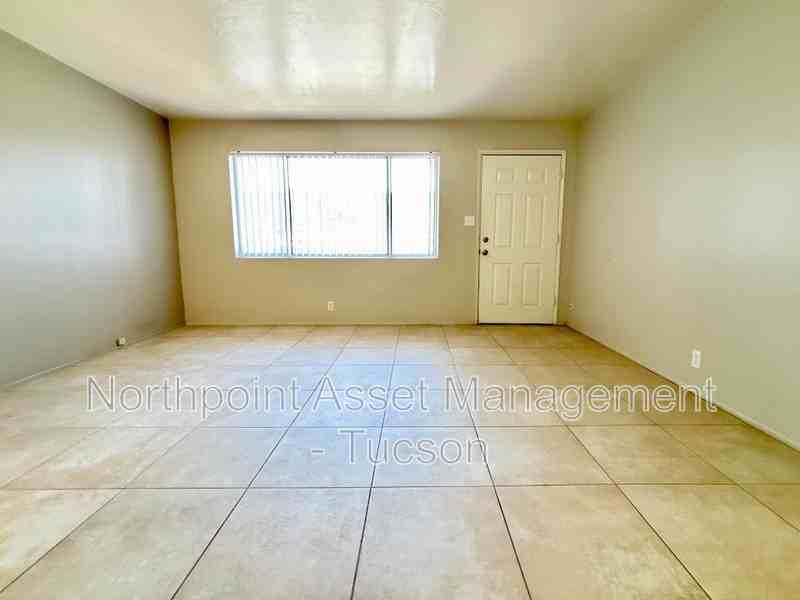 1508 N Craycroft Rd - Photo 3 of 7