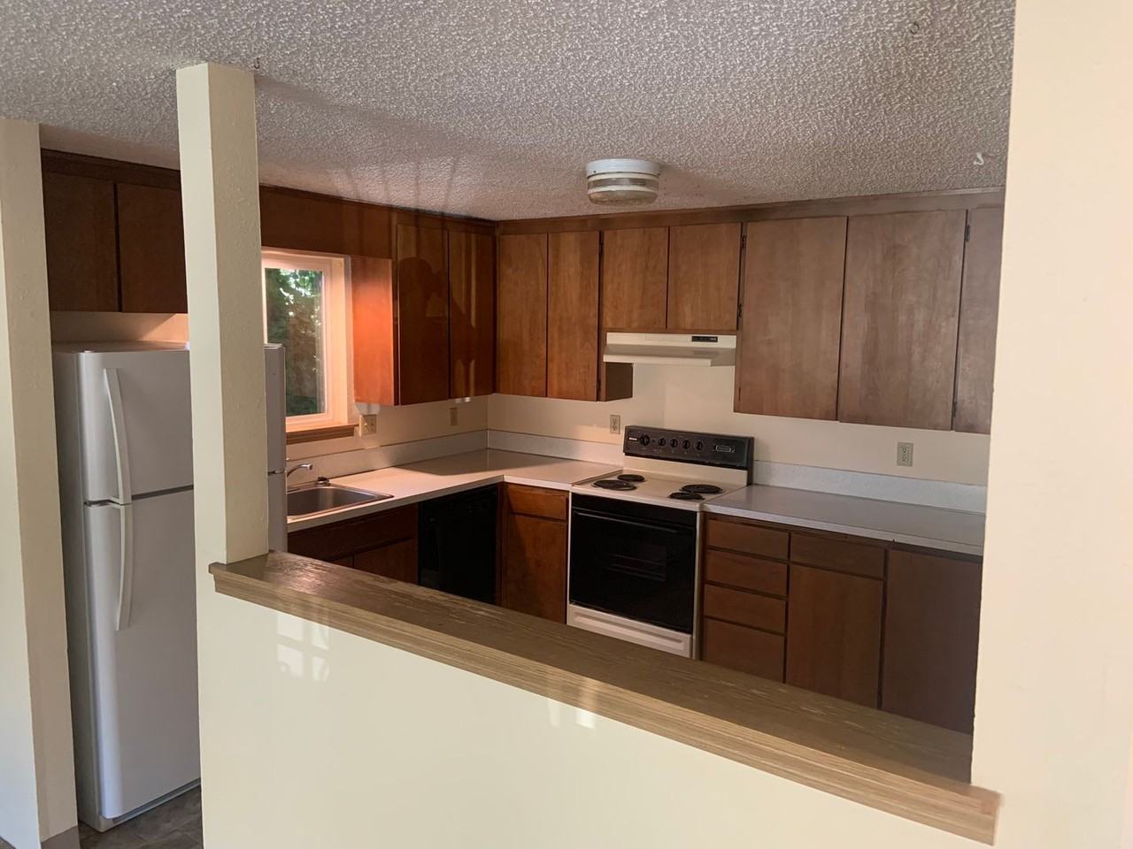 197-2105-09 Lincoln - Photo 3 of 13