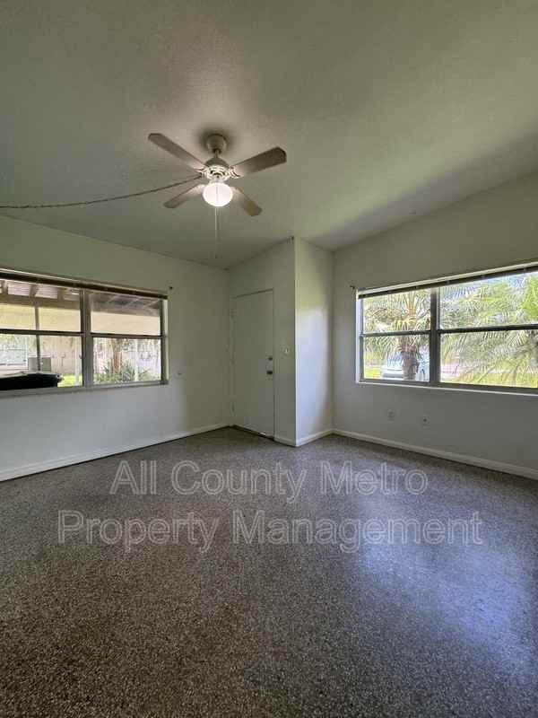 1221 Linda Ln - Photo 3 of 14