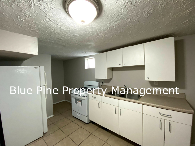 1136 S 2nd Ave #B - Photo 3 of 9