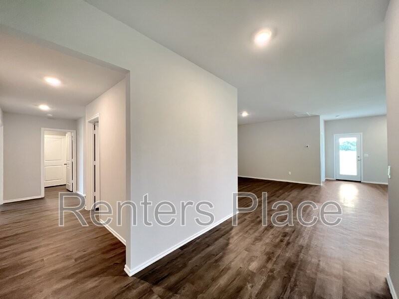 20 Stonegate Dr - Photo 2 of 18