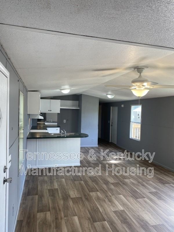 1104 Columbia Ave - Photo 4 of 6