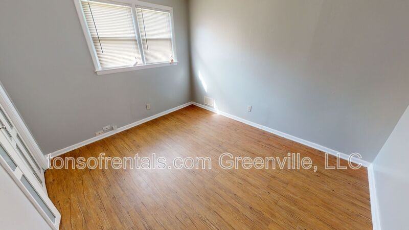 1427 - Photo 7 of 12