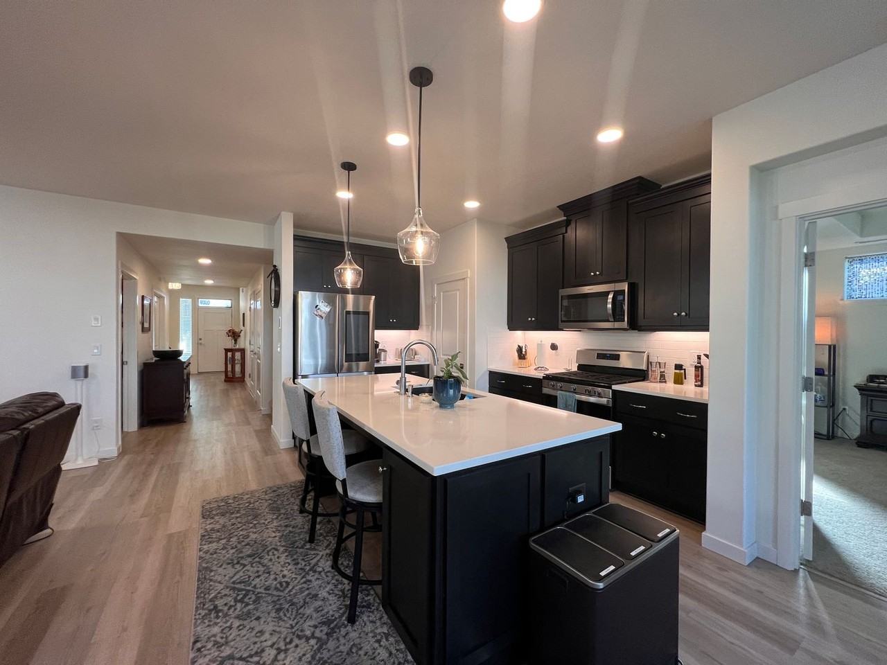 842 Se 37th St - Photo 5 of 30